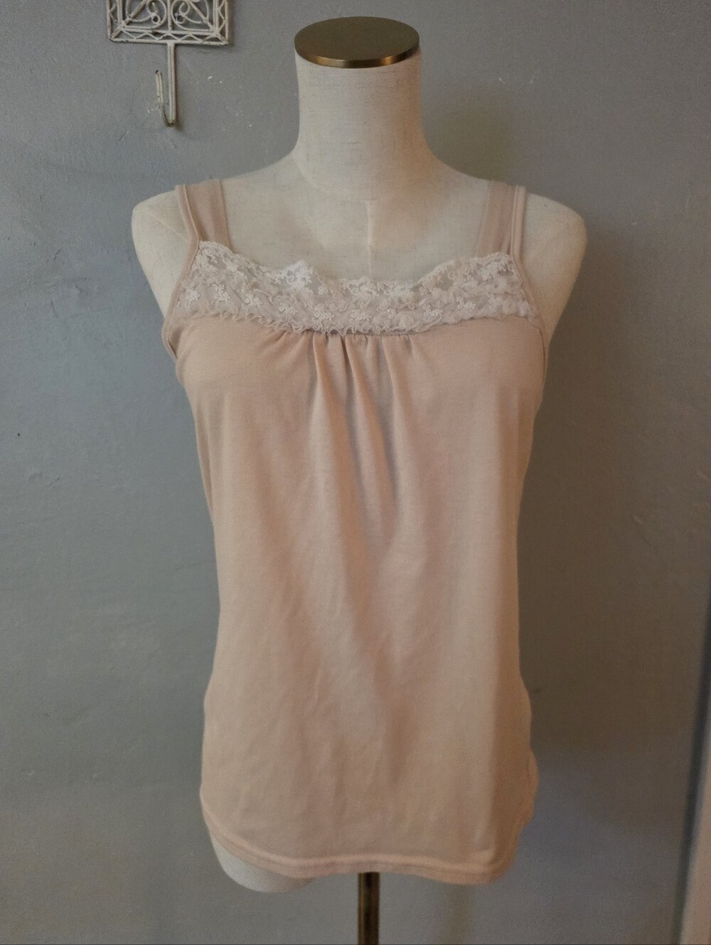 OLIVE DES OLIVE Pink Lace Trim Camisole Tank Top